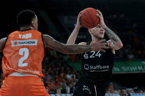 00万欧加 00万欧加