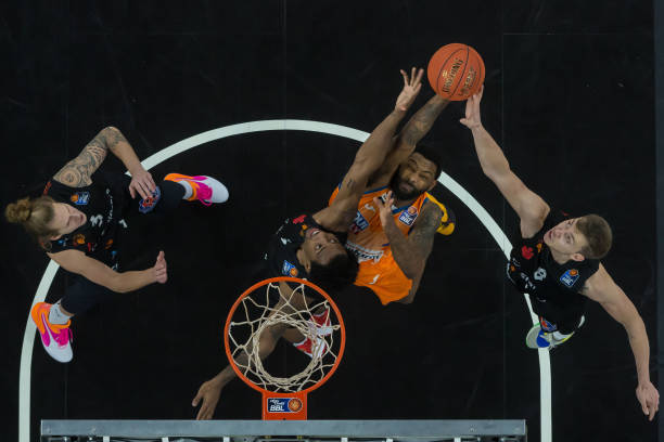 不断稳定自 不断稳定自