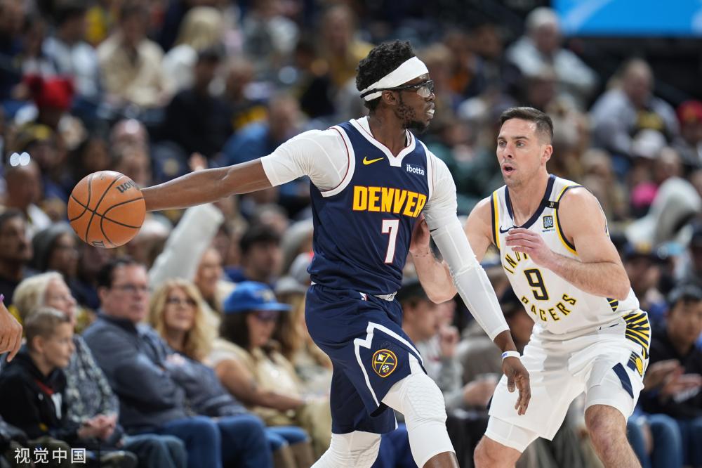 被连扳三球 被连扳三球